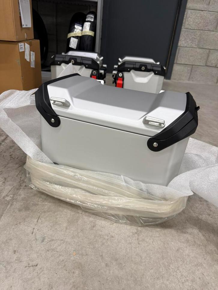Valise OEM Neuve BMW R1300 GS Adventure, Motos, Accessoires | Valises & Sacs, Neuf, Enlèvement