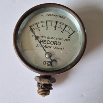 Manometer voor record elektrische pompen van Saint Maur, tot beschikbaar voor biedingen