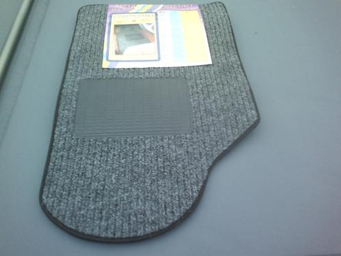 Nieuwe oldtimer autotapijten., Auto diversen, Automatten, Nieuw, Ophalen of Verzenden