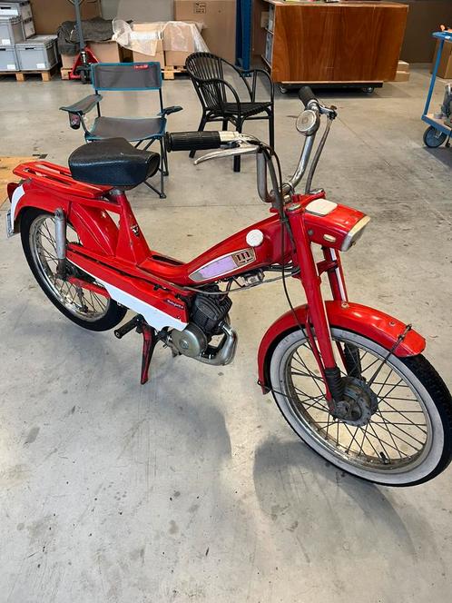 Motobecane av56 rood b klasse ruilen, Fietsen en Brommers, Brommers | Oldtimers, Klasse B (45 km/u), Ophalen