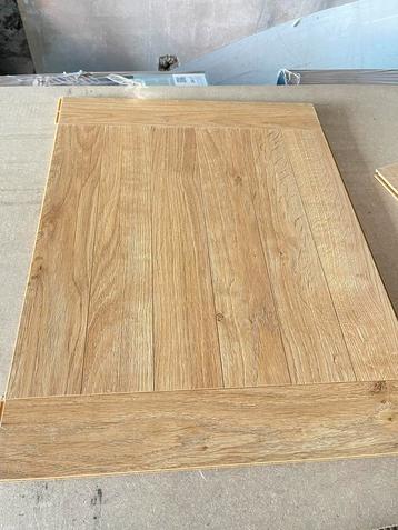 300m2 Parquet Flottant Stratifié 8mm beschikbaar voor biedingen