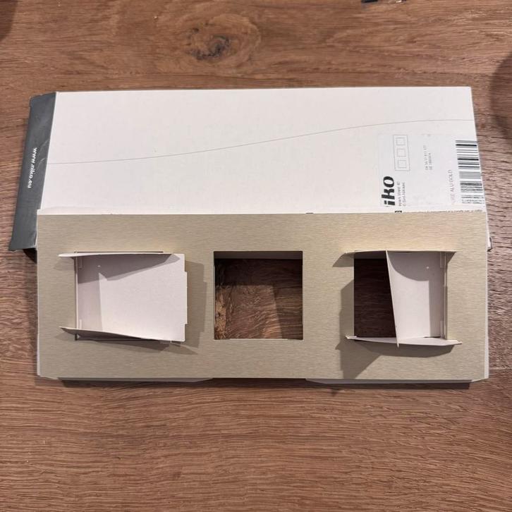 Niko drievoudige afdekplaat ALU GOLD, Doe-het-zelf en Bouw, Elektriciteit en Kabels, Nieuw, Overige typen, Ophalen of Verzenden