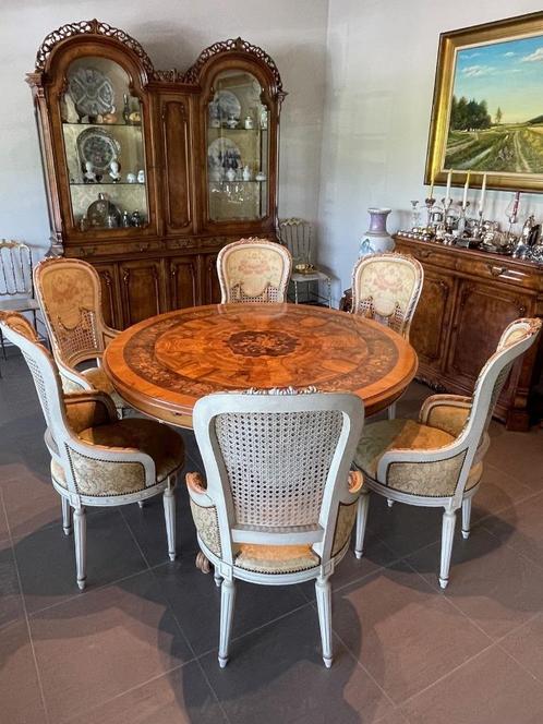 Italiaanse wortelnoten barok eettafel met 6 stoelen, Huis en Inrichting, Tafels | Eettafels, Gebruikt, Vijf personen of meer, Rond