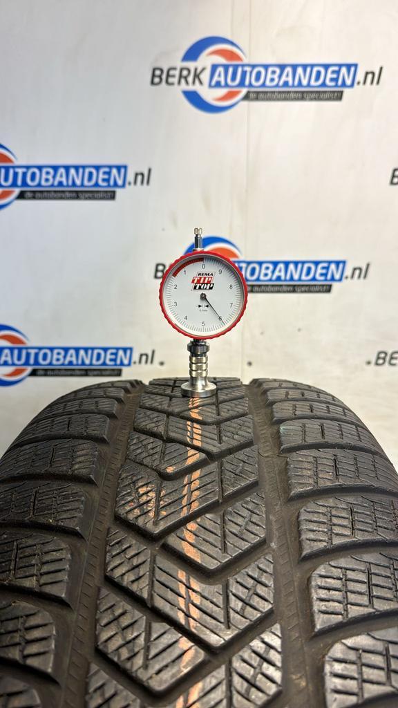2x Pirelli Scorpion Winter (N0) 255/55 R18 105V 255/55/18 25, Auto-onderdelen, Banden en Velgen, Band(en), Winterbanden, 18 inch