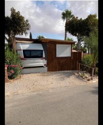 Caravan Hobby UFF 650 beschikbaar voor biedingen