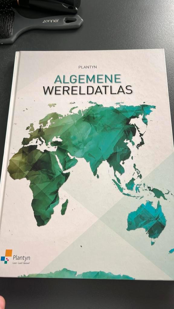 Plantyn Algemene Wereldatlas editie 2012, Boeken, Atlassen en Landkaarten, Zo goed als nieuw, Ophalen