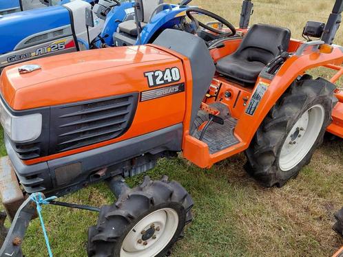 Kubota T240 Vierwielaangedreven Minitractor met grondfrees, Zakelijke goederen, Machines en Bouw | Tuin, Park en Bosbouw, Overige typen