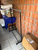 Kledingrek in hoogte verstelbaar., Ophalen, Gebruikt