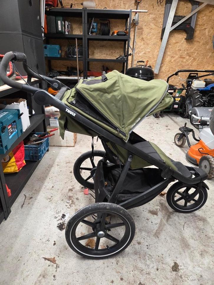 Thule Urban Glide loopbuggy, Kinderen en Baby's, Buggy's, Zo goed als nieuw, Overige merken, Regenhoes, Verstelbare rugleuning