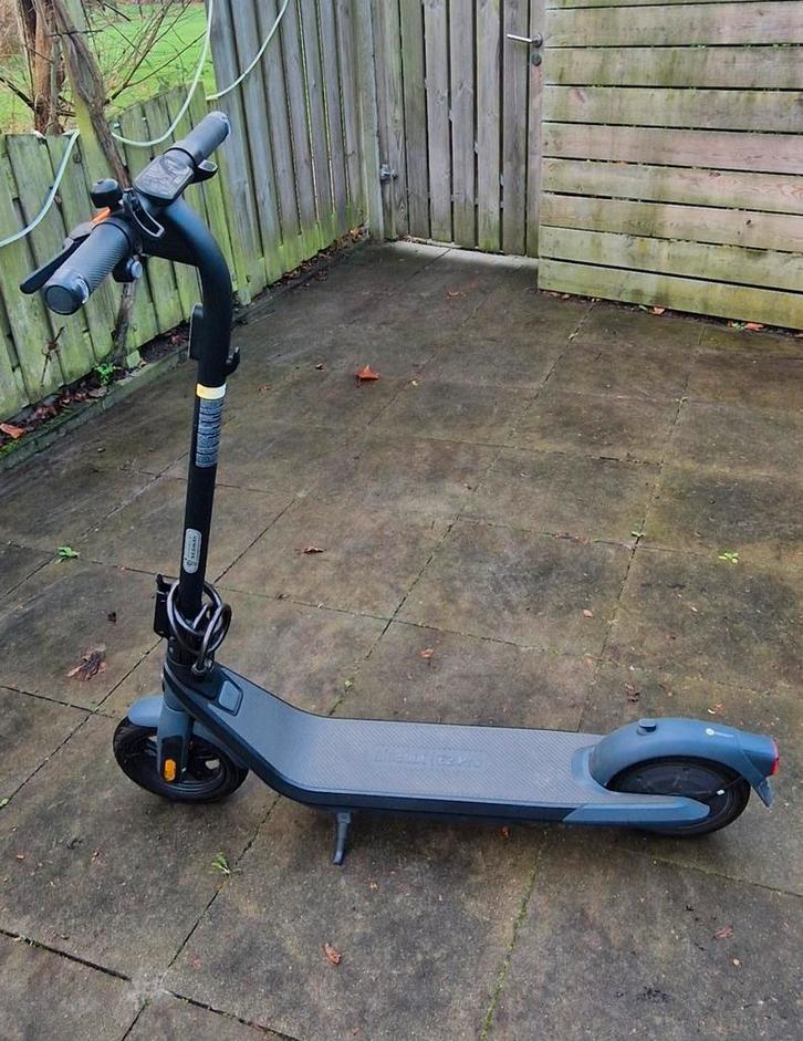 SEGWAY Ninebot Kickscooter E2 PRO E, Fietsen en Brommers, Steps, Ophalen