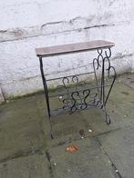 Vintage tafeltje/krantenbak, Ophalen