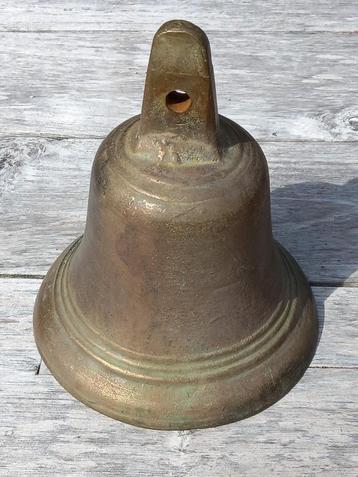 cloche en bronze antique, cloche d'école disponible aux enchères