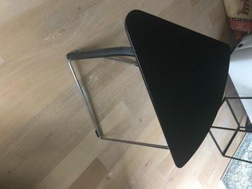 Thonet bijzettafeltje beschikbaar voor biedingen