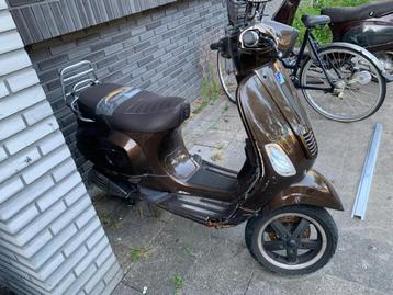 Opknap vespa beschikbaar voor biedingen