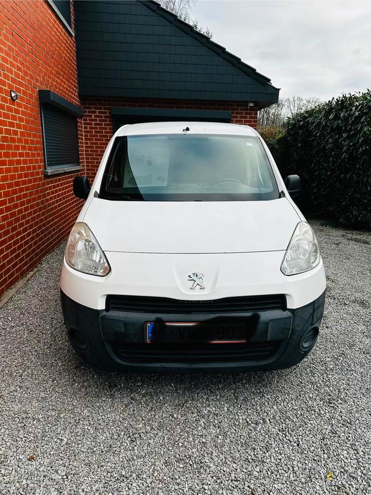 Peugeot partner  utilitaire 2014, Auto's, Bestelwagens en Lichte vracht, Bedrijf, ABS, Airbags, Alarm, Centrale vergrendeling