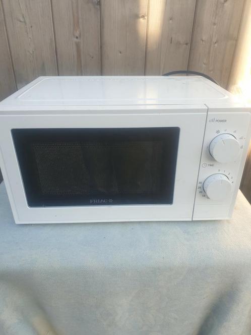 Te koop wegens verhuizing !!, Elektronische apparatuur, Ovens, Zo goed als nieuw, Grill, Draaiplateau, Ophalen