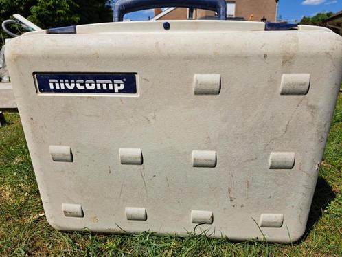 Nivcomp Elektronische Digitale Vloeistofniveaumeter, Doe-het-zelf en Bouw, Vloerdelen en Plavuizen, Zo goed als nieuw, Ophalen