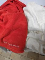 Nog 2 extra grote rode badhanddoeken. 1m50/95 cm. NIEUW., Huis en Inrichting, Badkamer | Badtextiel en Accessoires, Ophalen