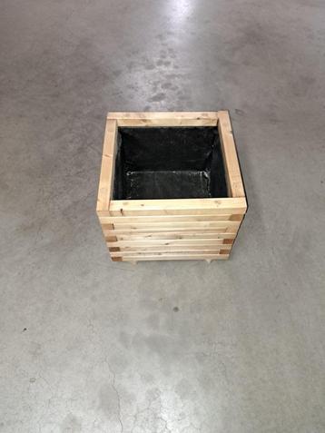 Bloembakken / plantenbakken nog 4 beschikbaar, Tuin en Terras, Bloembakken en Plantenbakken, Ophalen, Tuin, Minder dan 60 cm, Vierkant