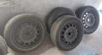 4 Stalen velgen 16 inch met wieldoppen - Skoda Octavia, Auto-onderdelen, Banden en Velgen, Ophalen, Gebruikt, Velg(en), 16 inch