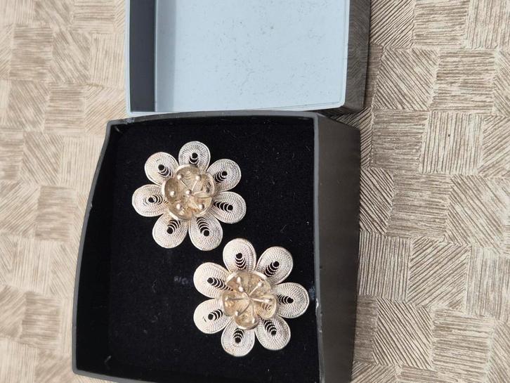 Antieke zilveren filigraan bloem oorbellen in mooie staat, Handtassen en Accessoires, Antieke sieraden, Oorbellen, Ophalen of Verzenden