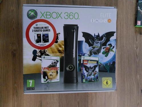 XBOX 360, Games en Spelcomputers, Spelcomputers | Xbox 360, Zo goed als nieuw, 120 GB, 360 Elite of Super Elite, Met 2 controllers