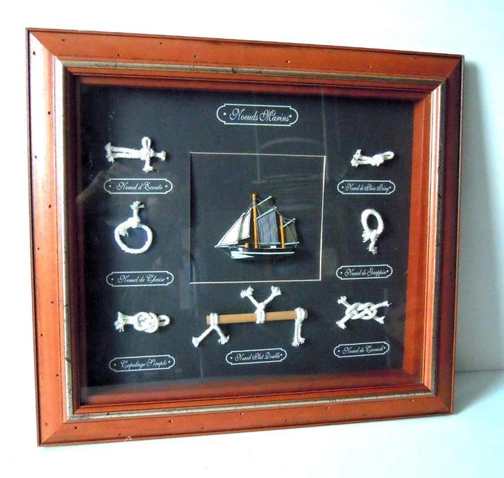 Vitrinekader met marine knopen, Huis en Inrichting, Woonaccessoires | Wanddecoraties, Zo goed als nieuw, Ophalen of Verzenden