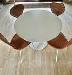 Ronde witte tafel + 4 rotan stoelen - set in goede staat, Ophalen, Gebruikt, Vier personen, Rond