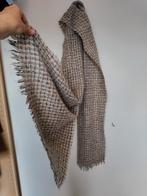 Dikke sjaal, Enlèvement, Écharpe