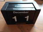 Calendrier vintage  avec blocs en bois noirs style années 80, Diversen, Kalenders, Ophalen of Verzenden, Dagkalender, Gebruikt