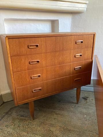 Vintage commode jaren 50 beschikbaar voor biedingen