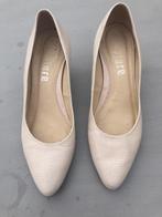 Mooie beige pumps P.I.U.R.E. maat 38.  Zeer goede staat, Kleding | Dames, Schoenen, Pumps, PIURE, Beige, Ophalen of Verzenden