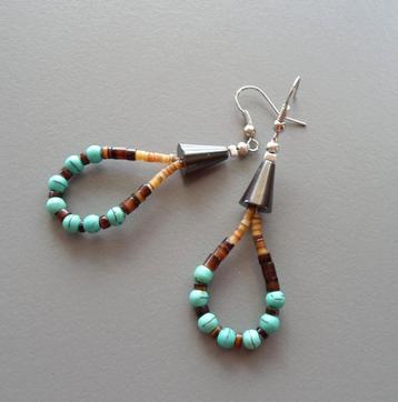 Boucles d'oreilles Navajo en turquoises et perles heishi
