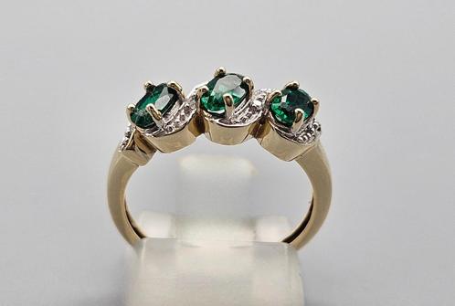 Gouden Vintage ring met edelsteen smaragd en diamant.2025/26, Handtassen en Accessoires, Ringen, Zo goed als nieuw, Dame, Kleiner dan 17