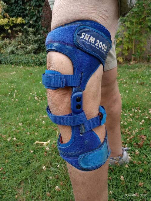 Kniebeschermer (links), Sport en Fitness, Fitnessmaterialen, Gebruikt, Benen, Ophalen