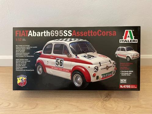 Italeri Fiat Abarth 695SS/Assetto Corsa 1/12 #4705, Hobby en Vrije tijd, Modelbouw | Auto's en Voertuigen, Zo goed als nieuw, Auto