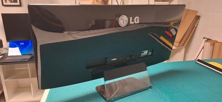 Ecran 34" LG, Computers en Software, Monitoren, Zo goed als nieuw, DisplayPort, DVI, HDMI, Ingebouwde speakers, Ultrawide, IPS