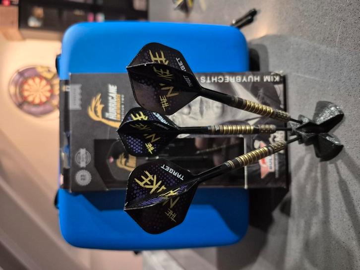 Kim huybrechts editie 2 (gouden 23 gram), Sport en Fitness, Darts, Zo goed als nieuw, Ophalen of Verzenden