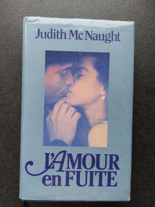 L'amour en fuite - Judith Mc Naught, Boeken, Romans, Gelezen, Amerika, Ophalen of Verzenden