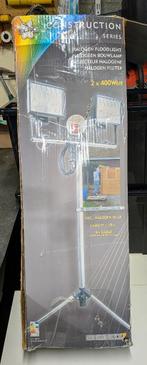 Double projecteur de chantier - Halogène - sur trépieds, Lampe, Enlèvement, Utilisé, Avec pied