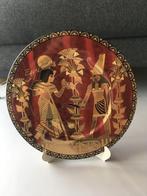 Egyptisch sierbord met staander, Ophalen