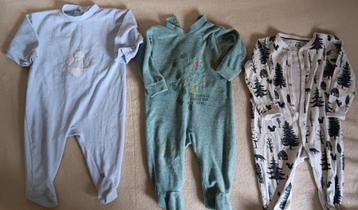 3 Pyjama's maat 86 beschikbaar voor biedingen