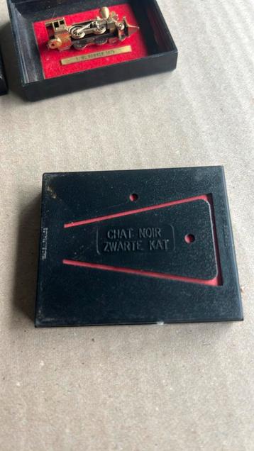 Zwarte kat Chat noir treinen beschikbaar voor biedingen