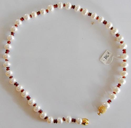 Collier perles culture blanches grenats 42 cm fermoir or 18K, Handtassen en Accessoires, Kettingen, Nieuw, Steen of Mineraal, Wit