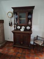 Hoge vitrine -legkast, Ophalen