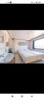 Retro slaapkamer met twee enkele bedden, Huis en Inrichting, Slaapkamer | Bedden, Ophalen, Gebruikt