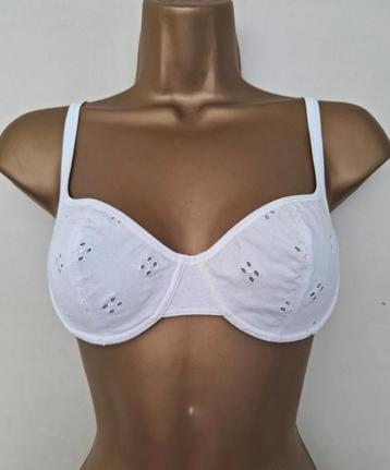 Elegante Witte BH in Katoen met Ajour - A, B en C Cups beschikbaar voor biedingen
