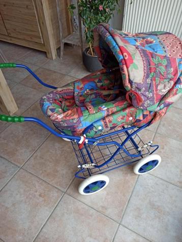 Grote poppen wagen met GRATIS POPPENSTOELTJE beschikbaar voor biedingen