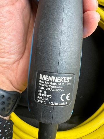 Câble de recharge Mennekes disponible aux enchères