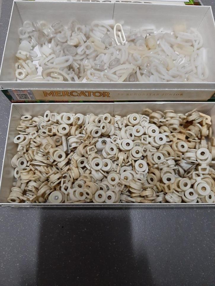 gordijnhaken,stops en gordijn runners, Huis en Inrichting, Stoffering | Gordijnen en Lamellen, Gebruikt, Wit, Crème, Ophalen of Verzenden